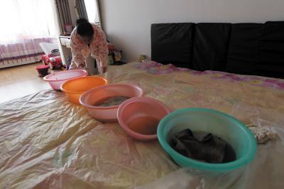 措勤楼上漏水，住户失联，小区没物管，业主维权难！律师来支招……